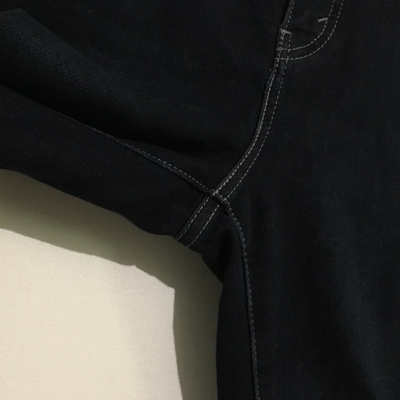 Levi's 512 Perfectly Slimming Bootcut Jeans - Picture 5 of 8